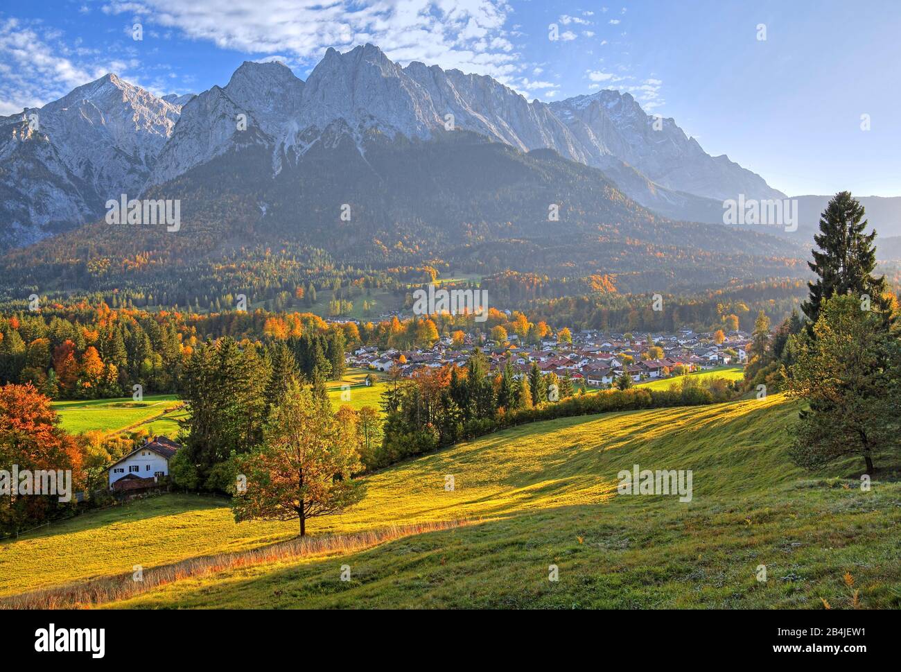 Grainauer Tal Con Zugspitze Group (2962m), Grainau, Wetterstein Mountains, Werdenfelser Land, Alta Baviera, Baviera, Germania Foto Stock