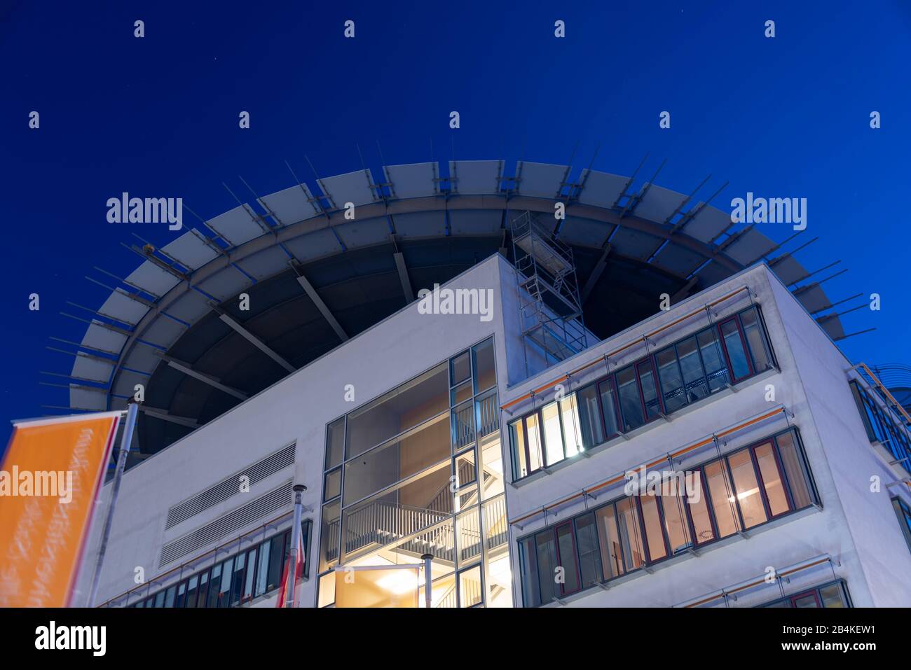 Germania, Sassonia-Anhalt, sala, scala dell'Ospedale Universitario Halle, edificio principale dell'ospedale. Foto Stock