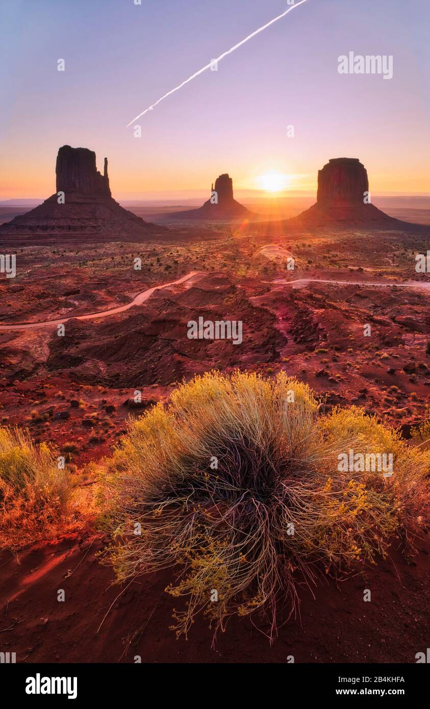 Usa, Stati Uniti D'America, Monument Valley, Navajo Reserve, Utah, Colorado Plateau, Mexican Hat, Four Corner Region, Olijato, Arizona Foto Stock