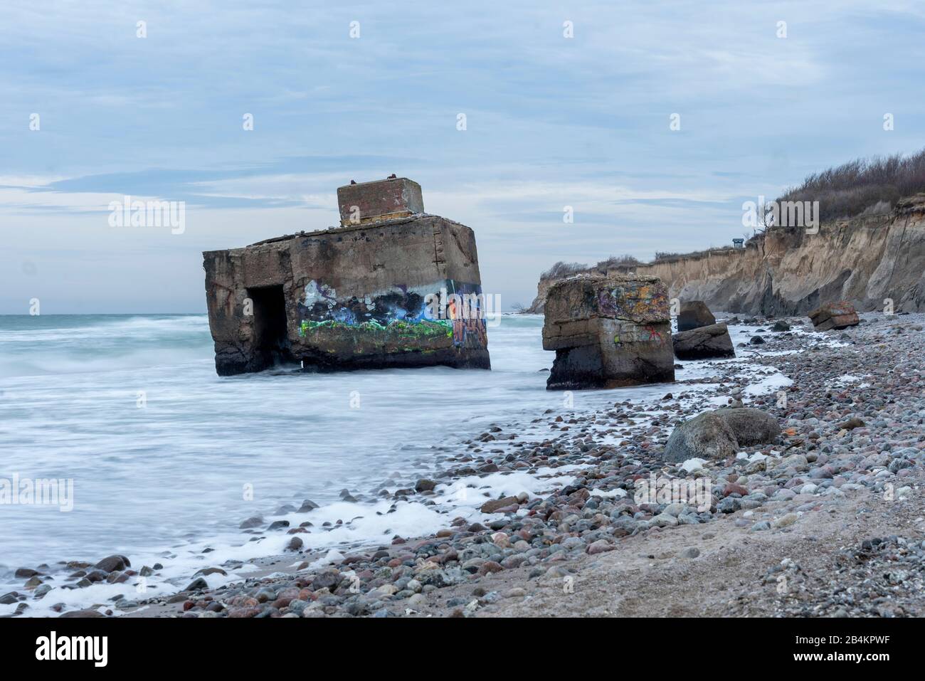 Germania, Meclemburgo-Pomerania occidentale, Wustrow, bunker sulla spiaggia di Wustrow, breakwater. Foto Stock