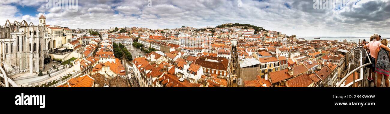 Europa, Portogallo, Hauptstadt, Altstadt von Lissabon, Stadtbild, Panorama-Aufnahme, Aussichtspunkt, Plattform des Elevador de Santa Justa, Blick über d Foto Stock