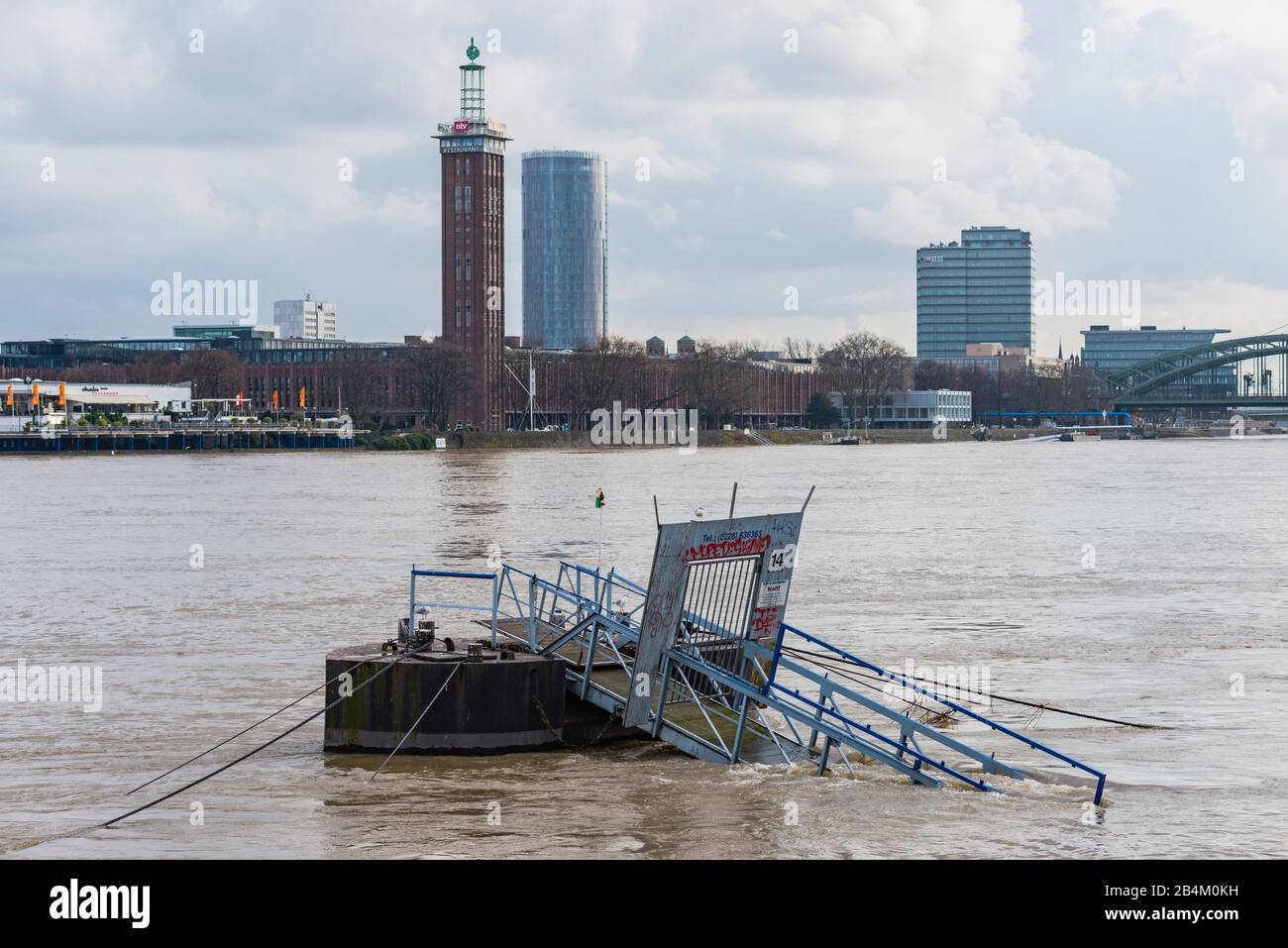 Alluvione, Reno, stadio di sbarco delle navi, Colonia, Renania Settentrionale-Vestfalia, Germania, Europa Foto Stock