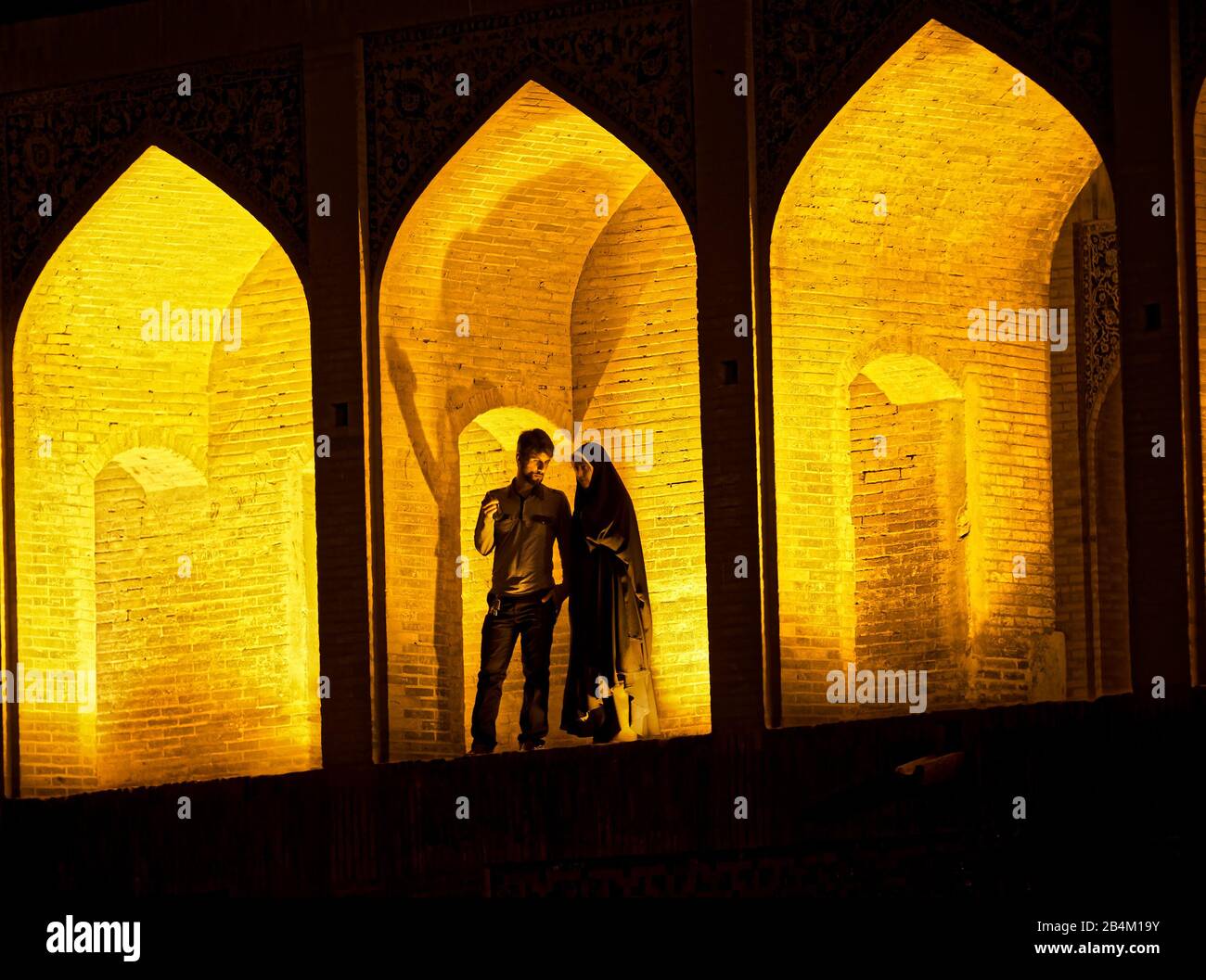 Ponte Khaju Isfahan di notte Foto Stock