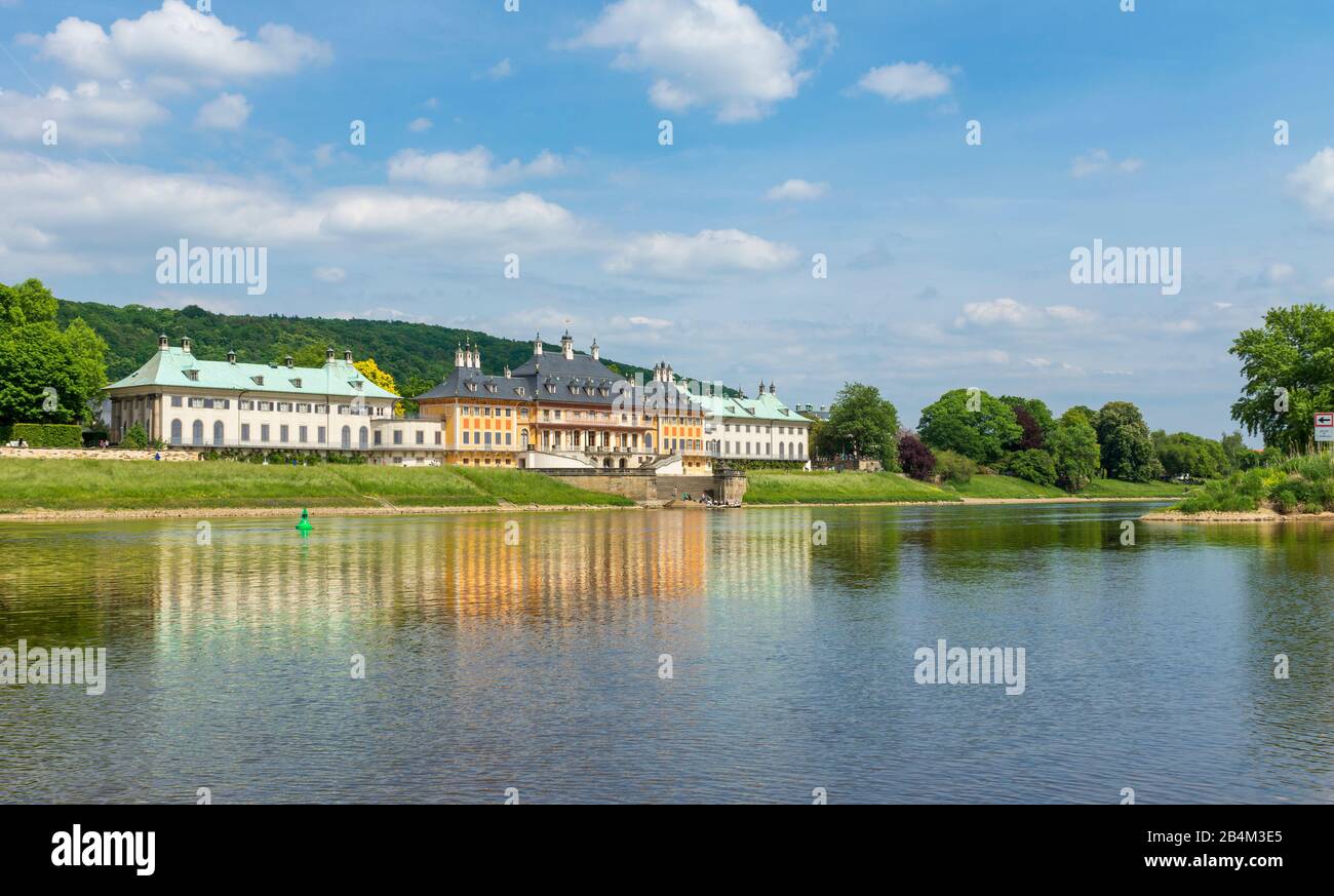 Germania, Sassonia, Dresda - Pillnitz, Pillnitz Castle, Wasserpalais, River Side, Elbe Foto Stock
