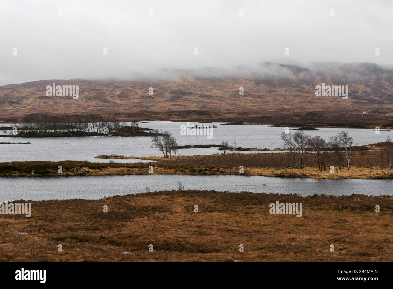 Gran Bretagna, Scozia, Highlands, Monti Grampian, il mare nella nebbia Foto Stock