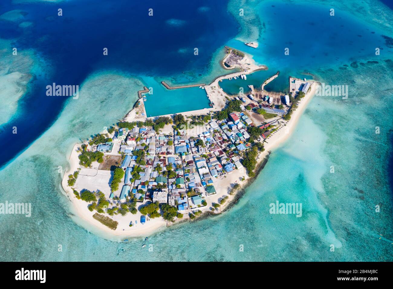 Isola abitata Gulhi, South Male Atoll, Oceano Indiano, Maldive Foto Stock
