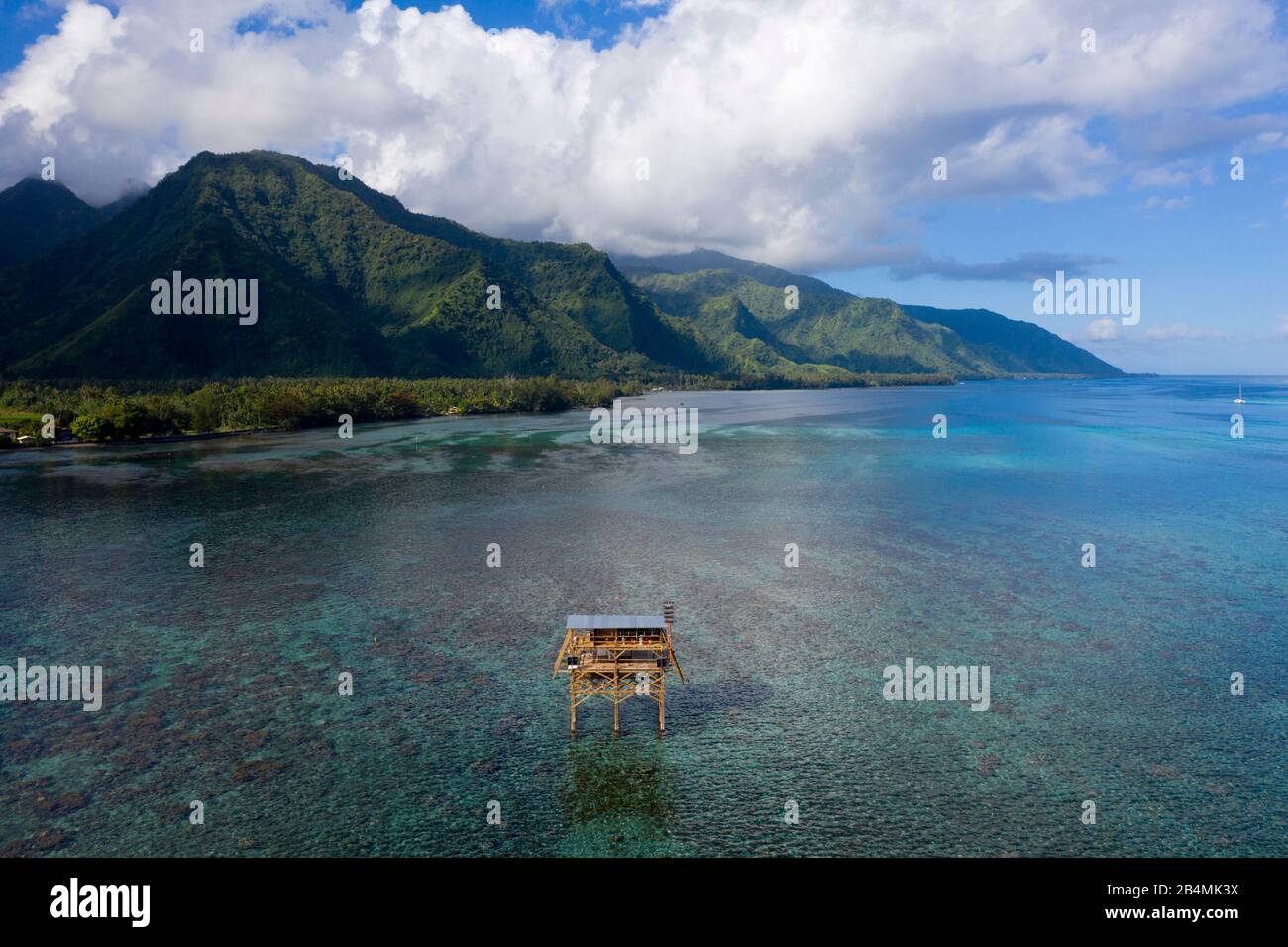 Piattaforma di Billabong di Teahupoo, Tahiti, Polinesia Francese Foto Stock