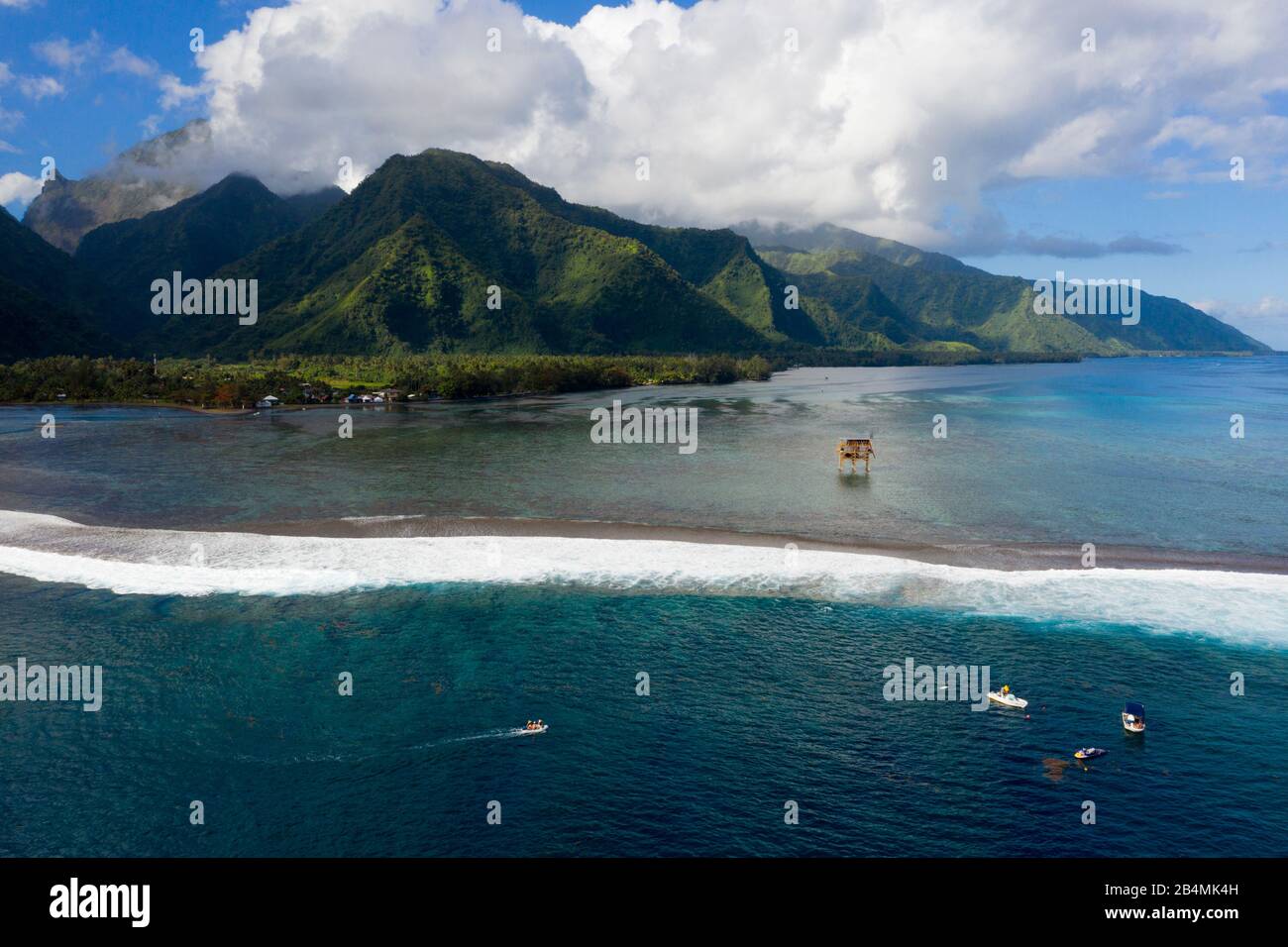 Vista aerea di Teahupoo, Tahiti, Polinesia Francese Foto Stock