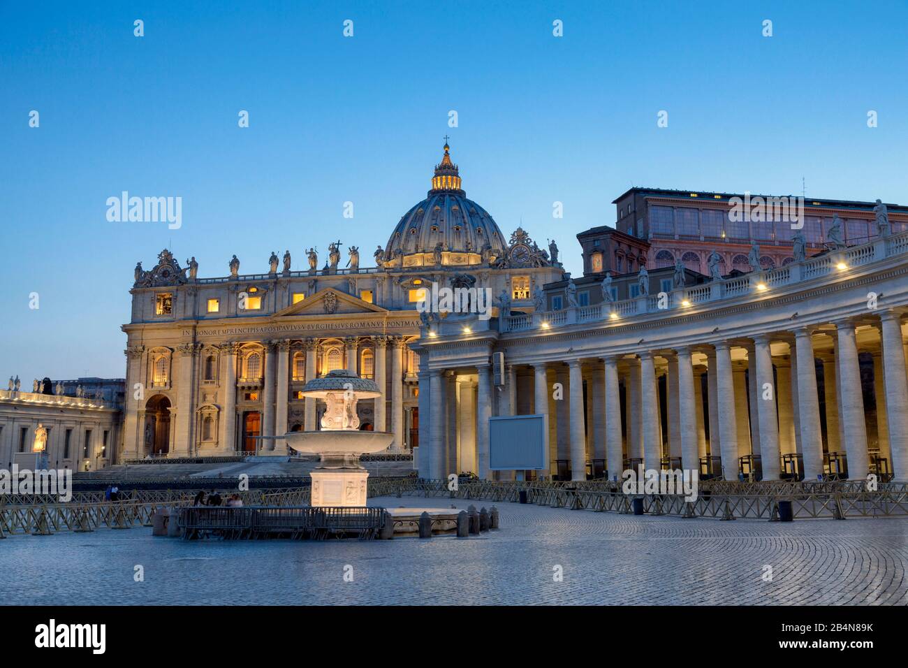 Basilica Di San Pietro Città Del Vaticano St Peters Basilica Vatican City Immagini e Fotos Stock - Alamy