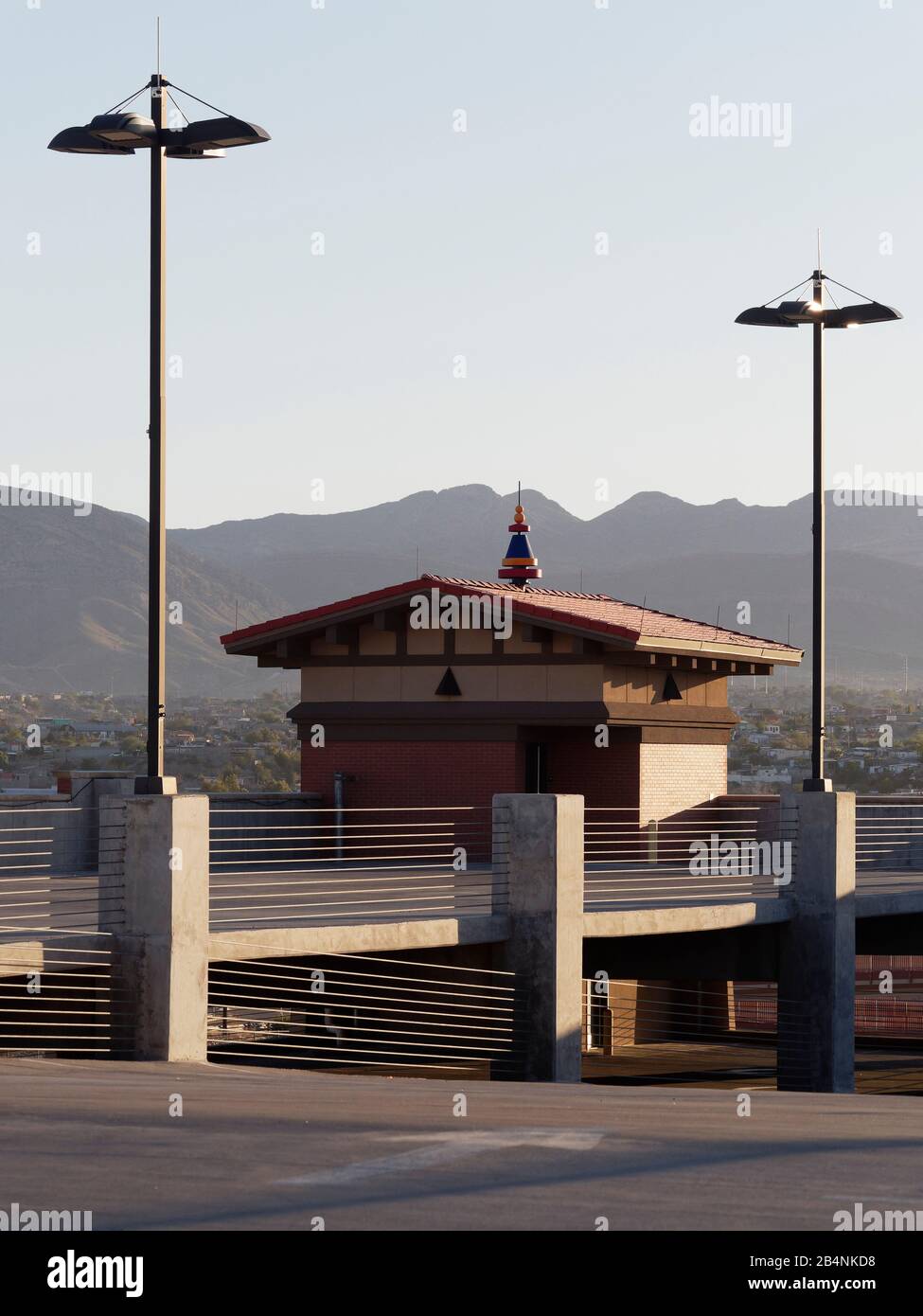 Struttura di parcheggio in stile architettonico bhutanese, Università del Texas a El Paso Foto Stock