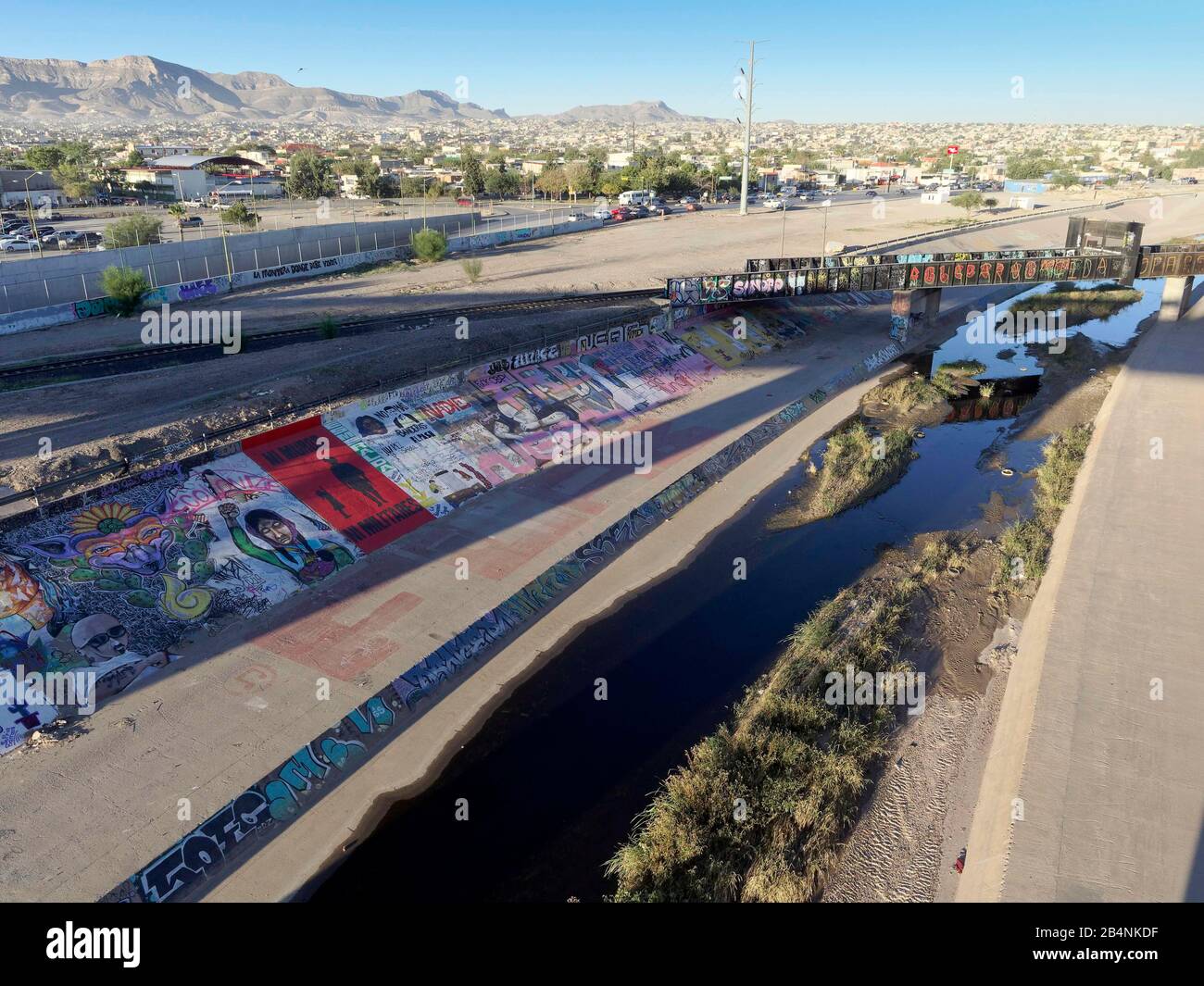 Graviti accanto a Rio Grande, Vista di Ciudad Juarez da Paso del Norte / Stanton Street ponte internazionale Foto Stock