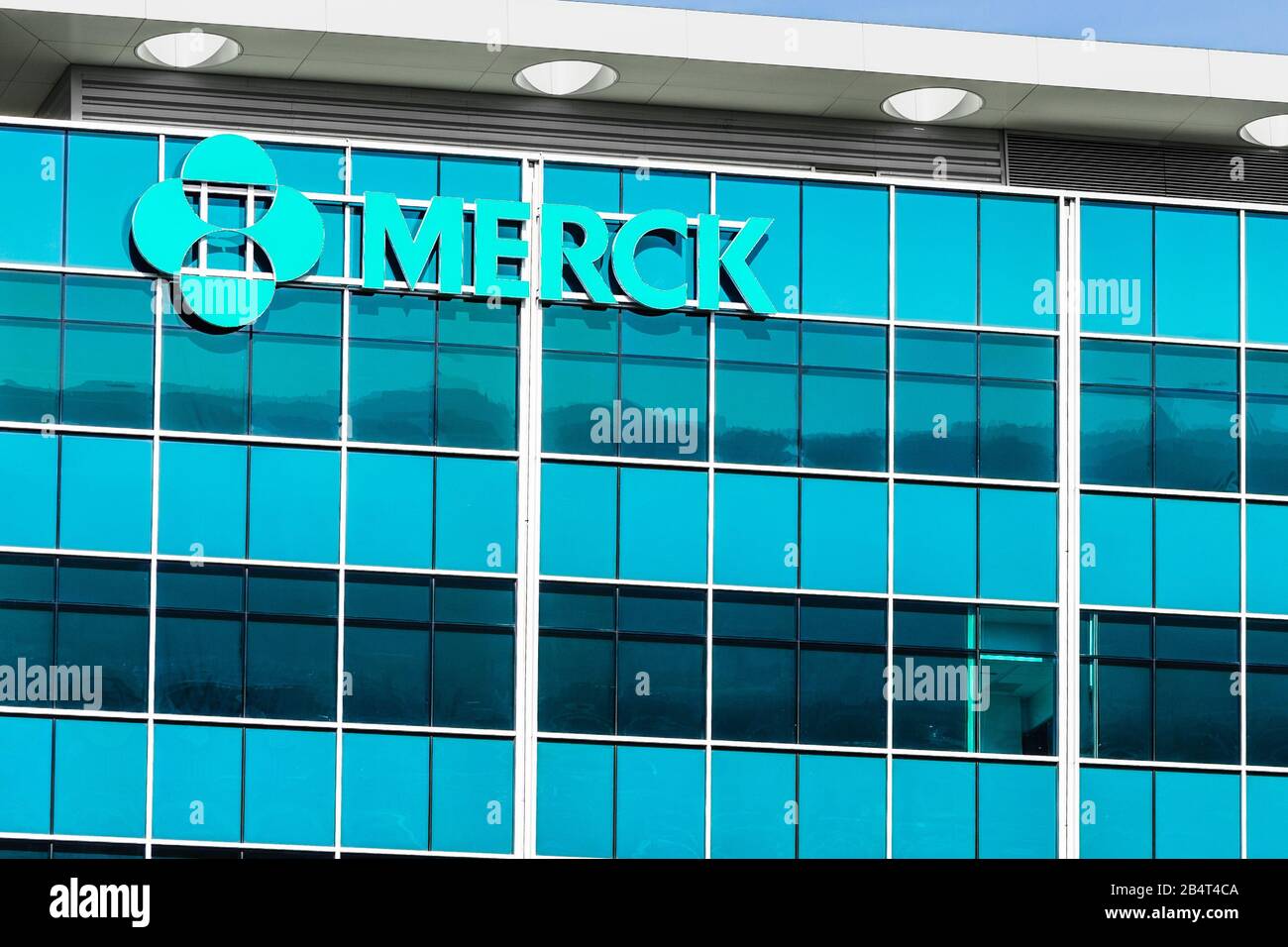 2 febbraio 2020 South San Francisco / CA / USA - sede di Merck & Co. Nella Silicon Valley; Merck & Co. Inc. È una multinazionale farmaceutica americana Foto Stock