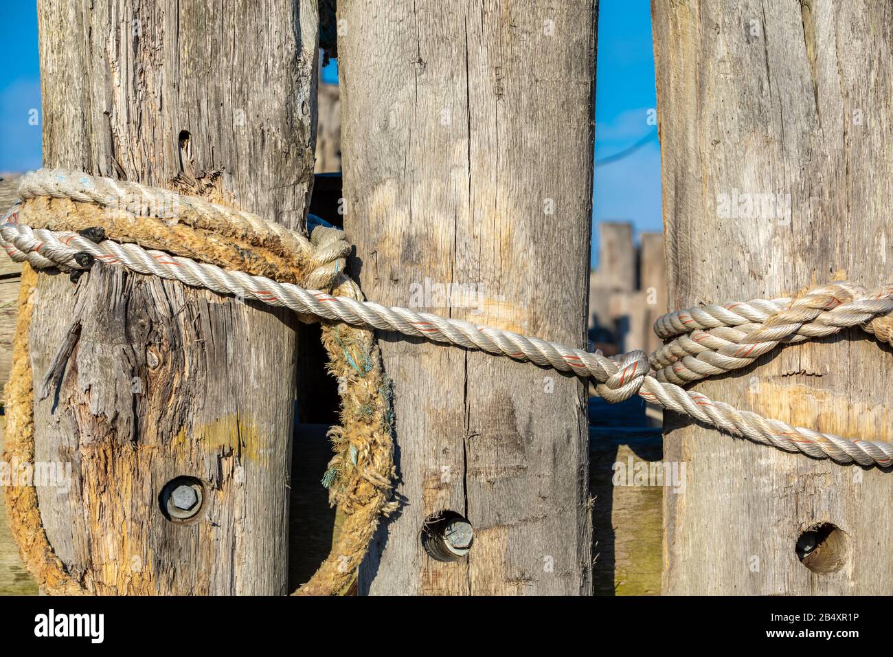 Corda intrecciata a spago o iuta, corda per decorazioni fatte a mano Foto  stock - Alamy