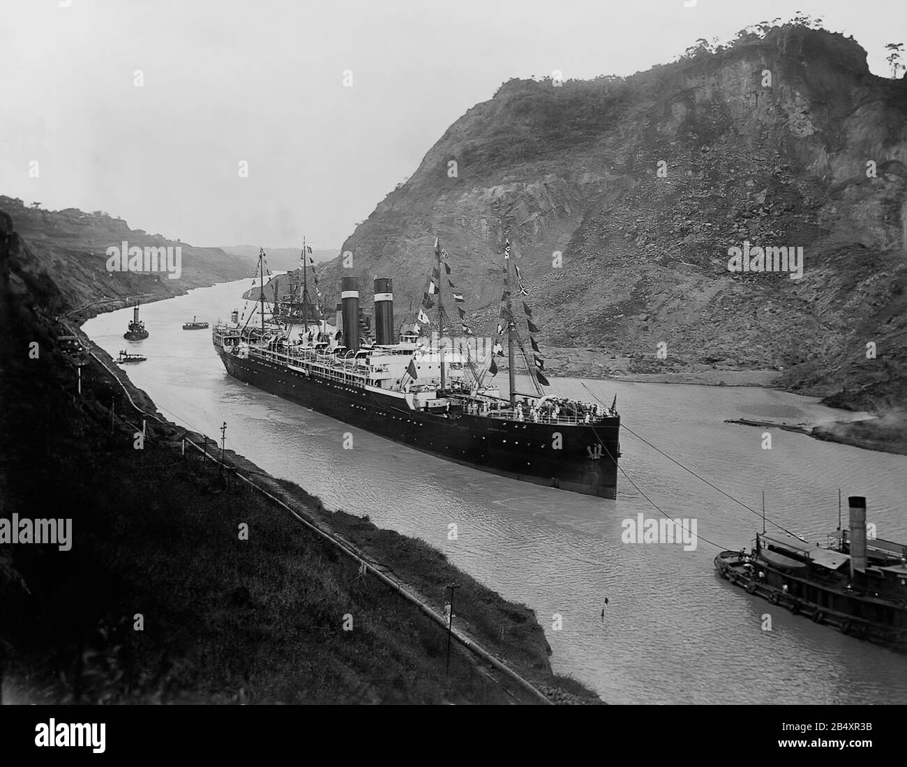 Canale di Panama all'inizio del 20th secolo - la S.S. Kronland attraversa il canale. 1915 Foto Stock