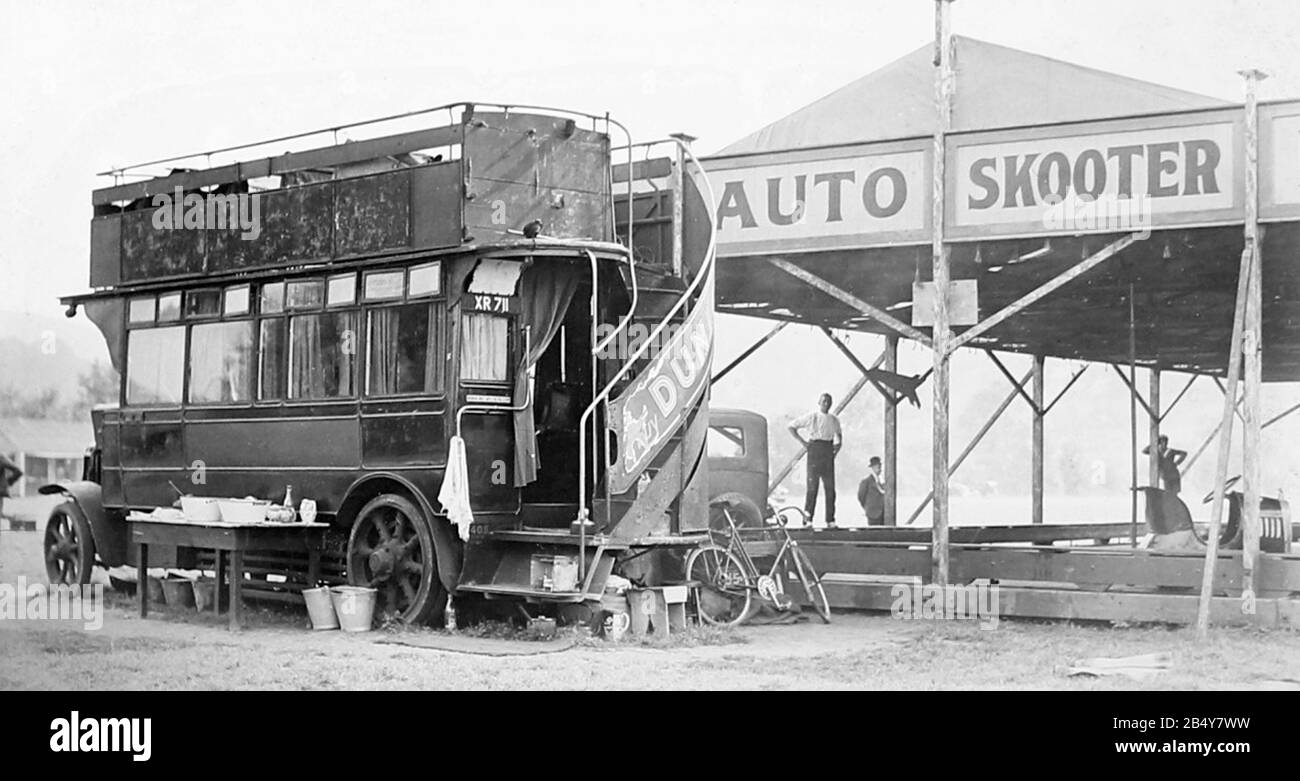 Auto Skooter dodgems fairground ride, probabilmente 1920s Foto Stock