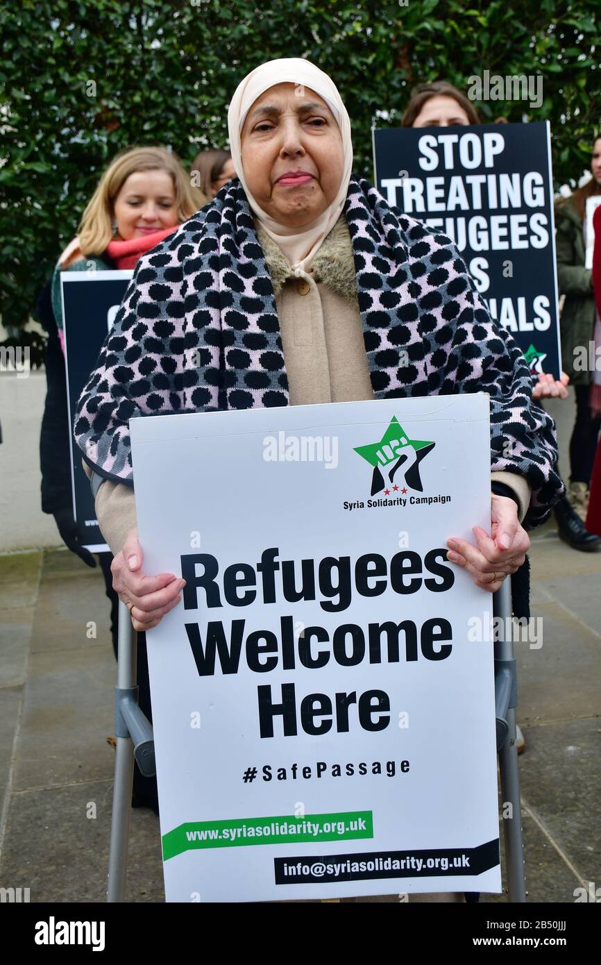 Londra, Regno Unito. 07th Mar, 2020. Proteste della Fortezza Europa al di fuori dell'ambasciata greca. Quando la Turchia releses i rifugiati in Grecia. L'Europa ha istituito la fortezza Europa che perfa i rifugiati, In Realtà la Grecia è il capro espiatorio della "guerra al terrore" diventa il più grande campo di rifugiati d'Europa. Il Five Eye e la NATO dovrebbero condividere la responsabilità che inducono i rifugiati a fugare il 7 marzo 2020, Londra, Regno Unito. Credito: Immagine Capital/Alamy Live News Foto Stock