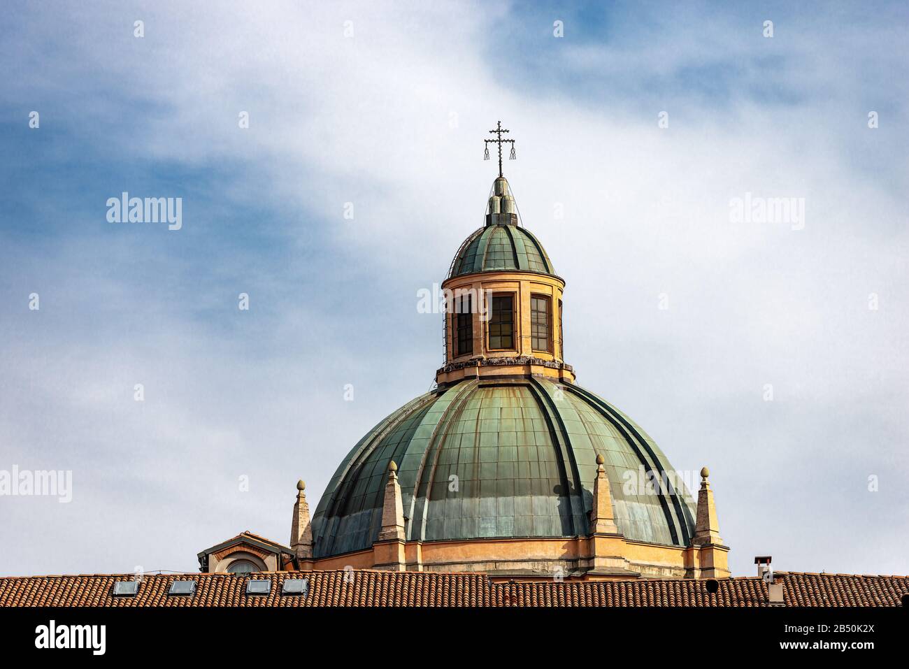Cupola del tetto in rame verde immagini e fotografie stock ad alta risoluzione Alamy