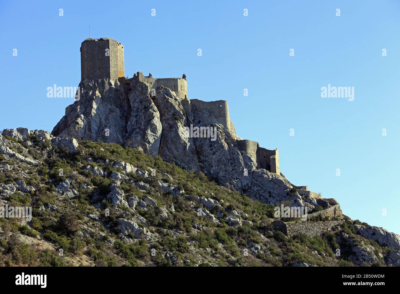 Castello Quéribus situato nel comune di Cucugnan. Nei Corbieres, Occitanie Francia Foto Stock