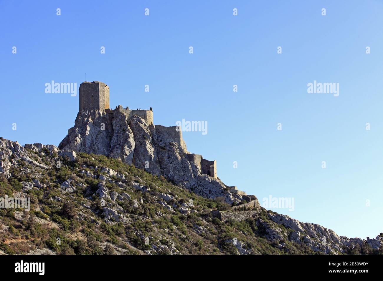 Castello Quéribus situato nel comune di Cucugnan. Nei Corbieres, Occitanie Francia Foto Stock