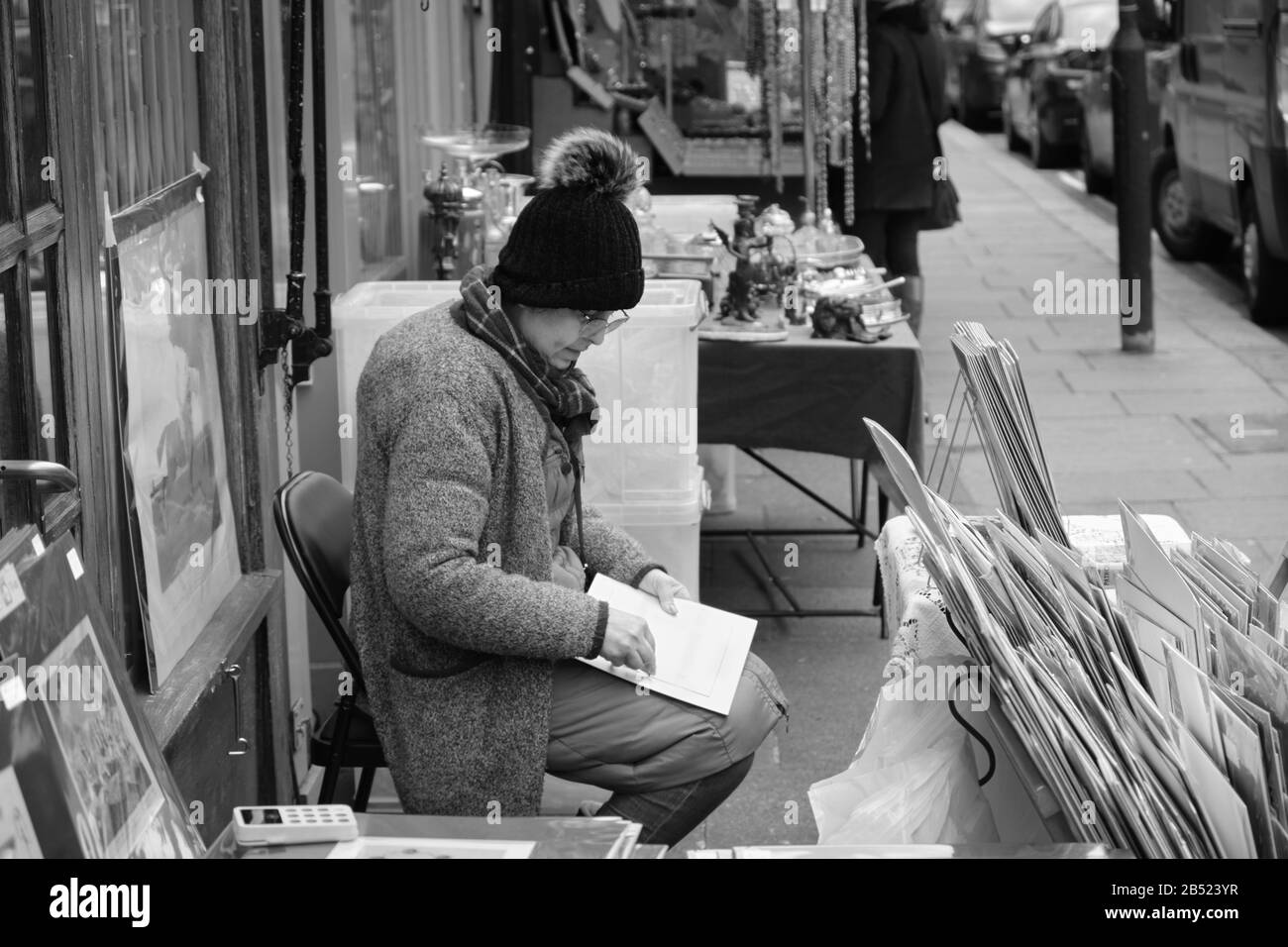 Vita di strada lungo la strada di Portobello a Londra la settimana il Coronavirus sta per mostrare una presenza a Londra Foto Stock