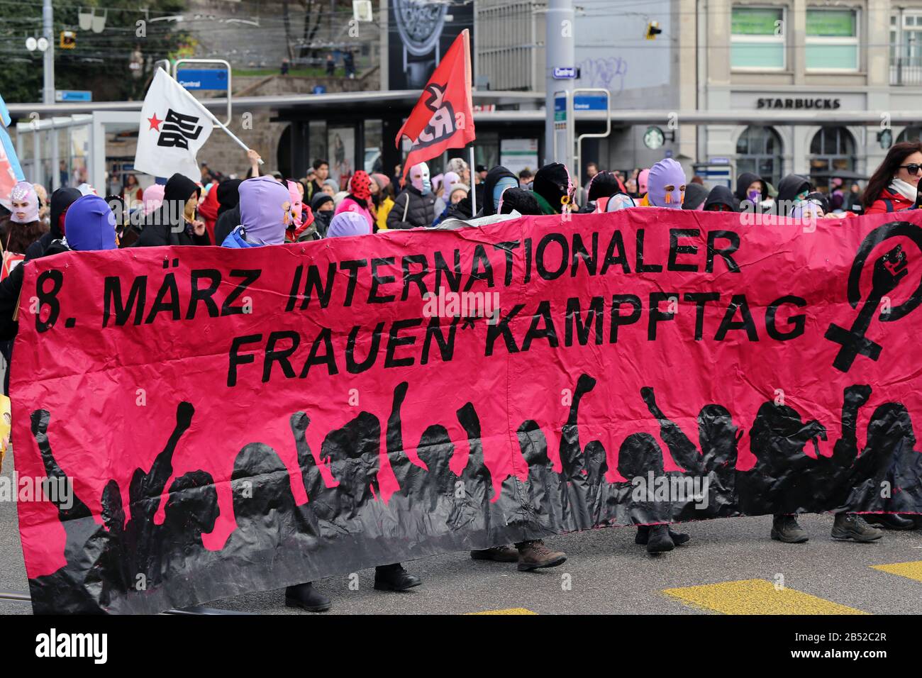 Marzo 8th Giornata Internazionale della Donna per la lotta Femminile a Zurigo, Svizzera 2020 (8. März Internationaler Frauen Kampftag Zürich). Foto Stock
