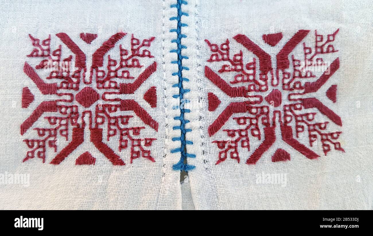 Modello di blusa tradizionale rumena Foto Stock