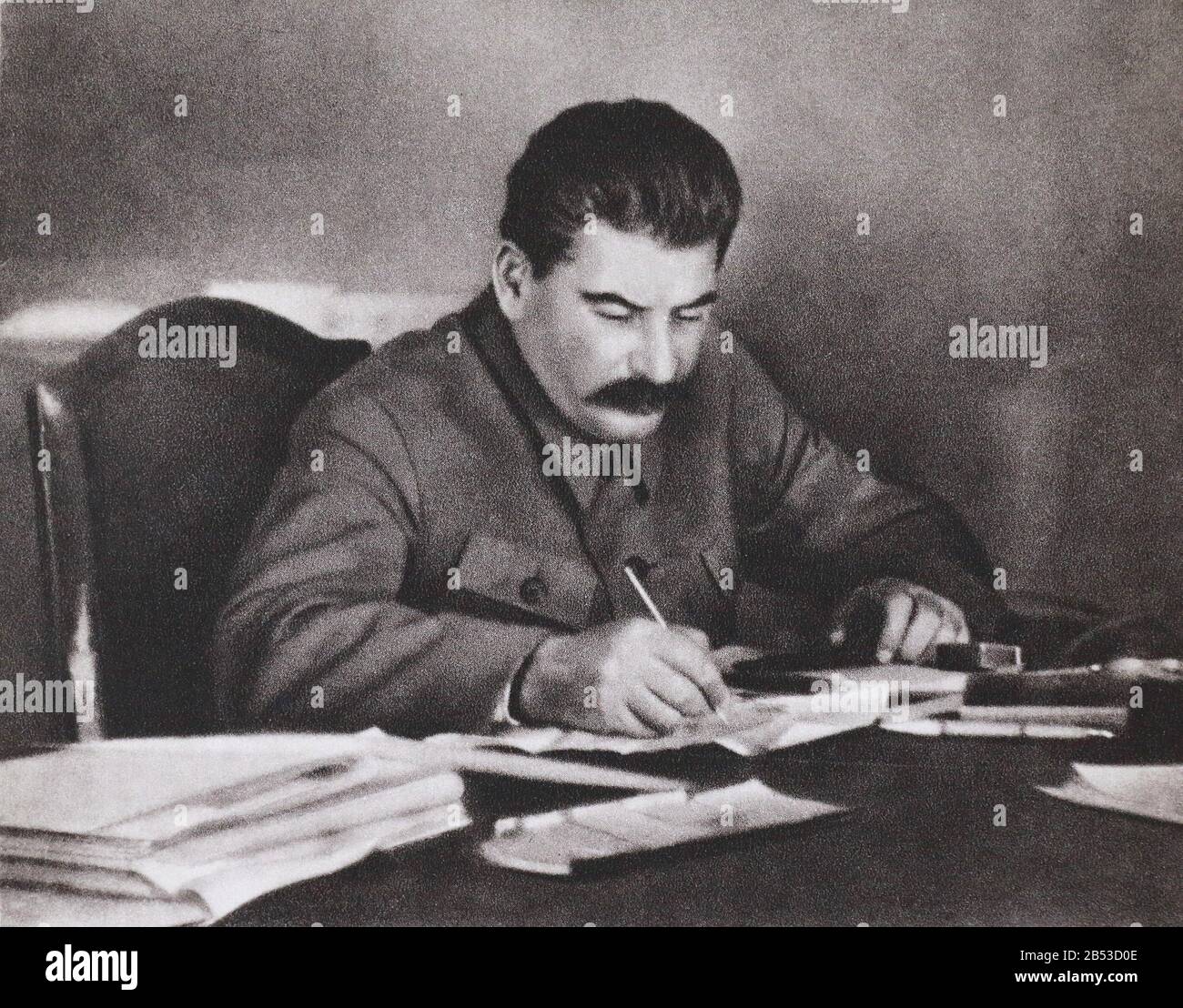 Joseph Stalin nel suo ufficio. Foto scattata nel 1930. Foto Stock