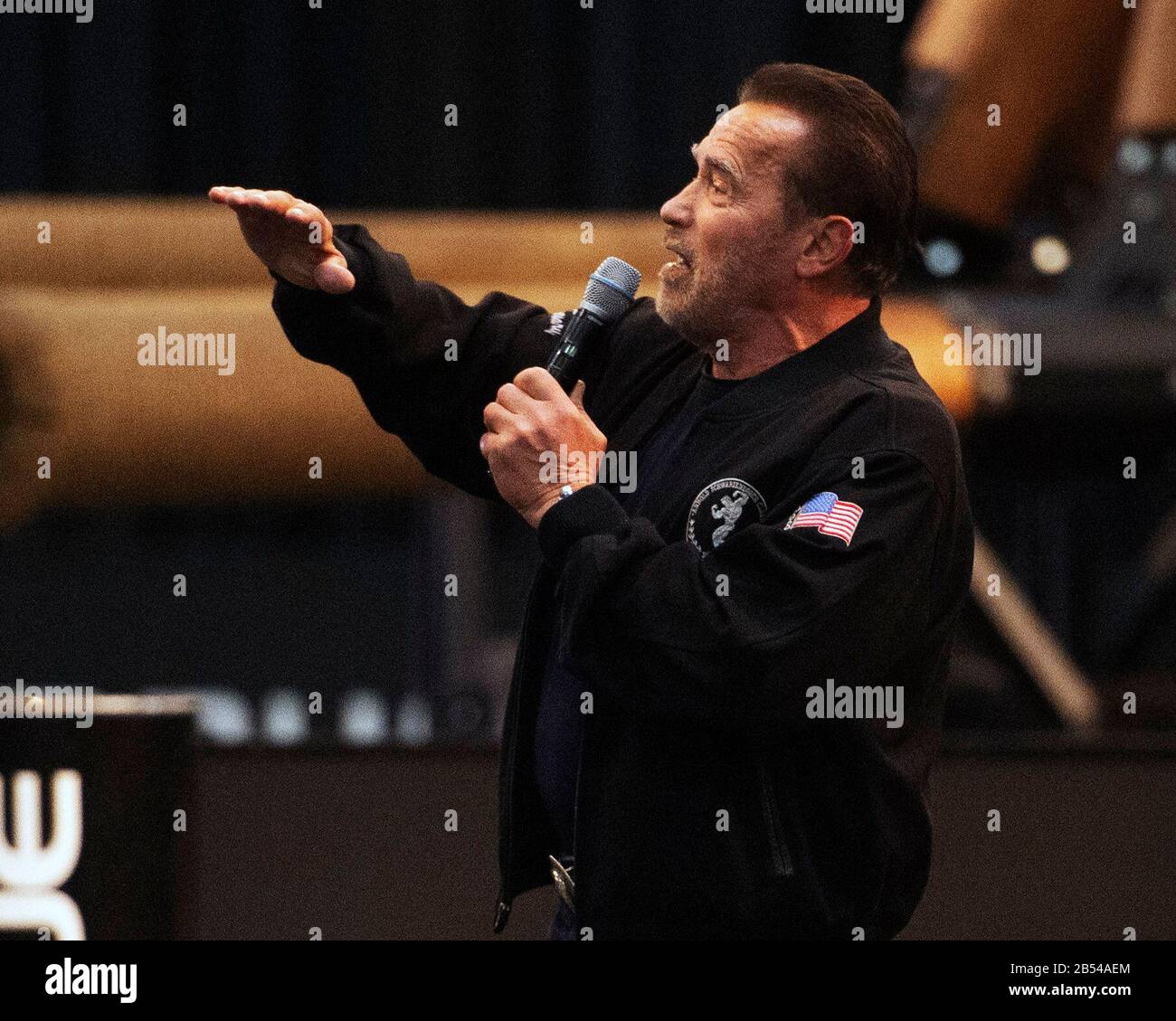 Columbus, Ohio, Stati Uniti. 7th Mar, 2020. Arnold Schwarzenegger si rivolge alla folla al Arnold Sports Festival a Columbus, Ohio, Stati Uniti. Columbus, Ohio, Stati Uniti. Credito: Brent Clark/Alamy Live News Foto Stock