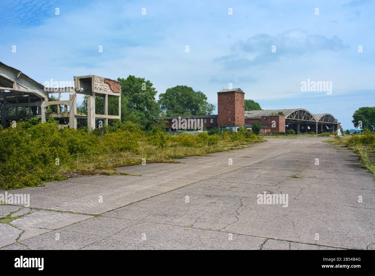 Anti-sommergibile aeromobili squadrone hangar, Neutif Airfield-ex tedesco, Sovietici e Russi idro-base di aviazione, Baltico allo spiedo, vislinskaya, Kaliningrad Foto Stock
