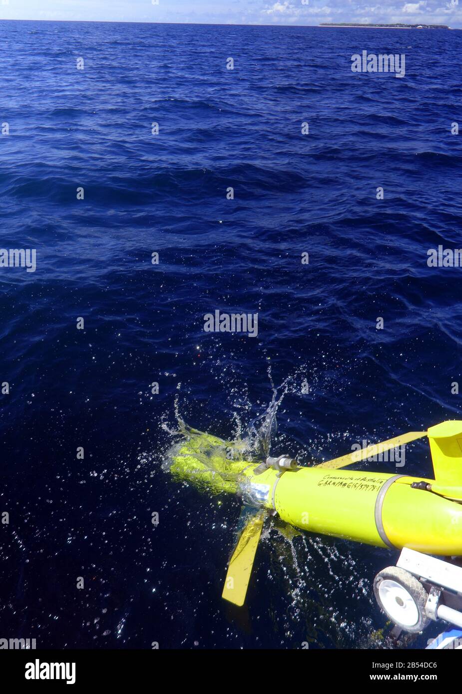 Lo Slocum Ocean Glider (veicolo autonomo) è stato lanciato vicino a Heron Island, Great Barrier Reef, Queensland, Australia. No PR Foto Stock