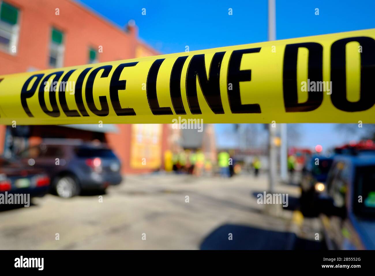 Nastro di polizia in una scena criminale negli Stati Uniti. Foto Stock