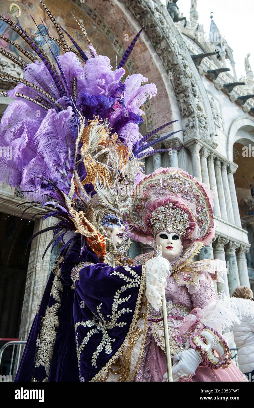 Venezia, ITALIA - 19 febbraio 2020: Le maschere del Carnevale di Venezia 2020 Foto Stock