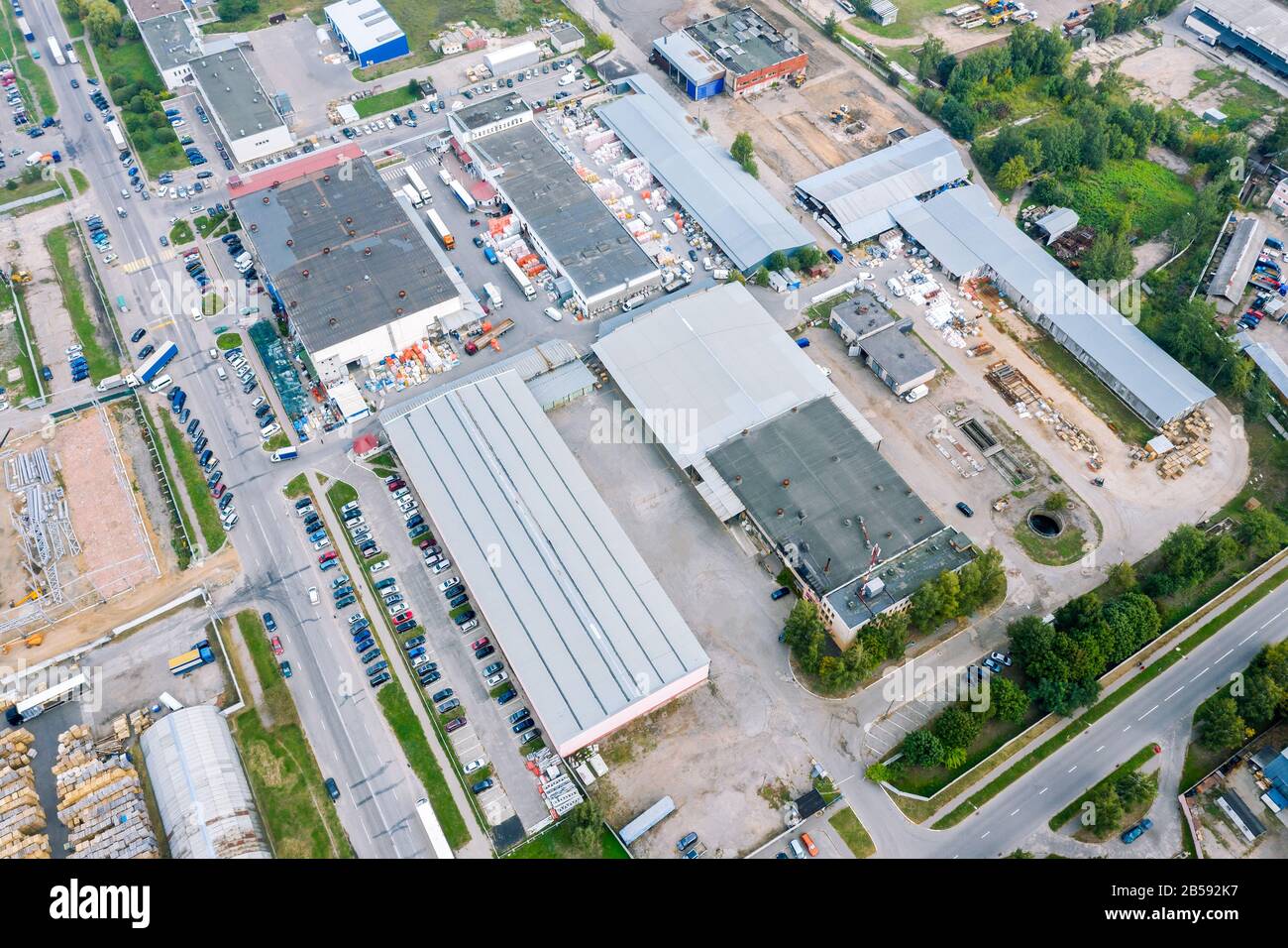 veduta aerea del distretto industriale. edifici e magazzini di produzione. immagine dei droni Foto Stock