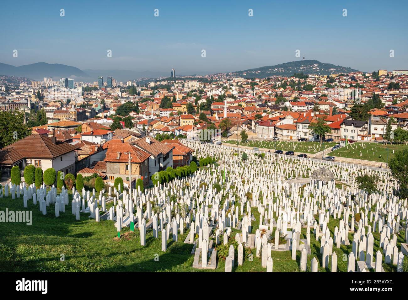 Sarajevo skyline vista giorno in estate in Bosnia Erzegovina Foto Stock