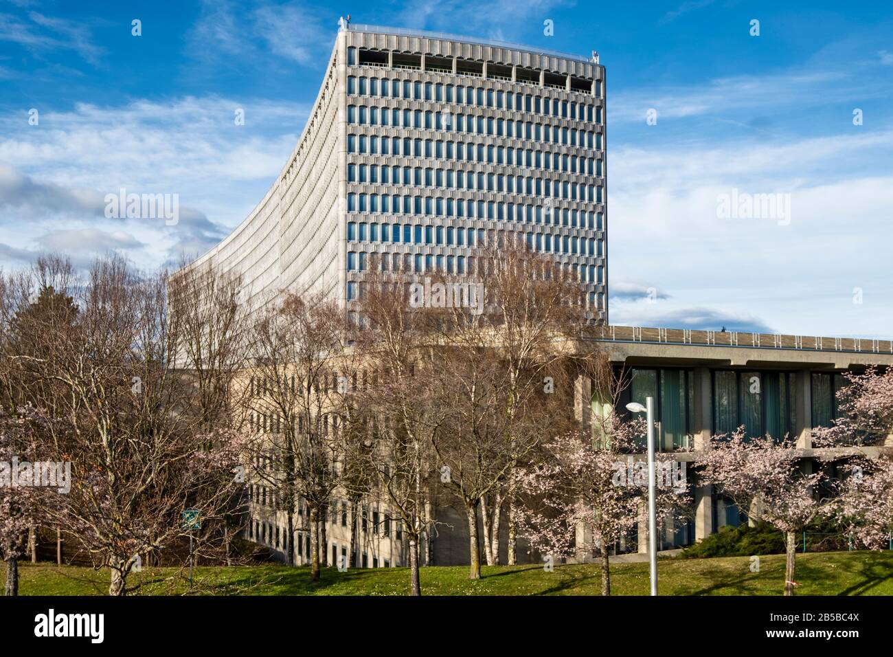 Ginevra / Svizzera - 23 febbraio 2020: Costruzione internazionale di uffici di lavoro. L'OIL è un'agenzia specializzata delle Nazioni Unite che promuove l'attività internazionale Foto Stock