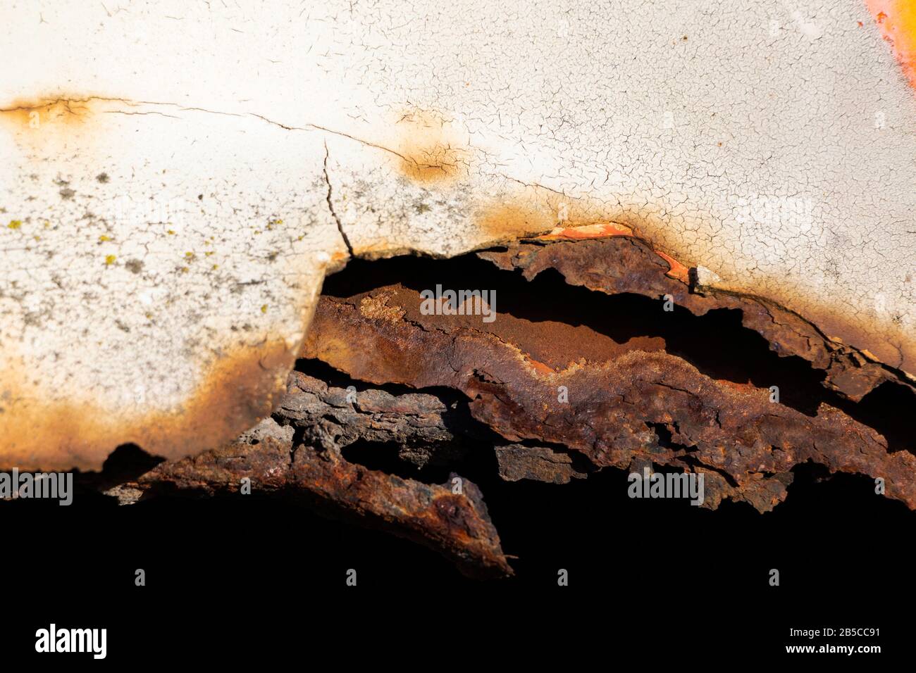 Lamiera di ferro arrugginita, ossidazione del metallo. Protezione contro la  corrosione Foto stock - Alamy