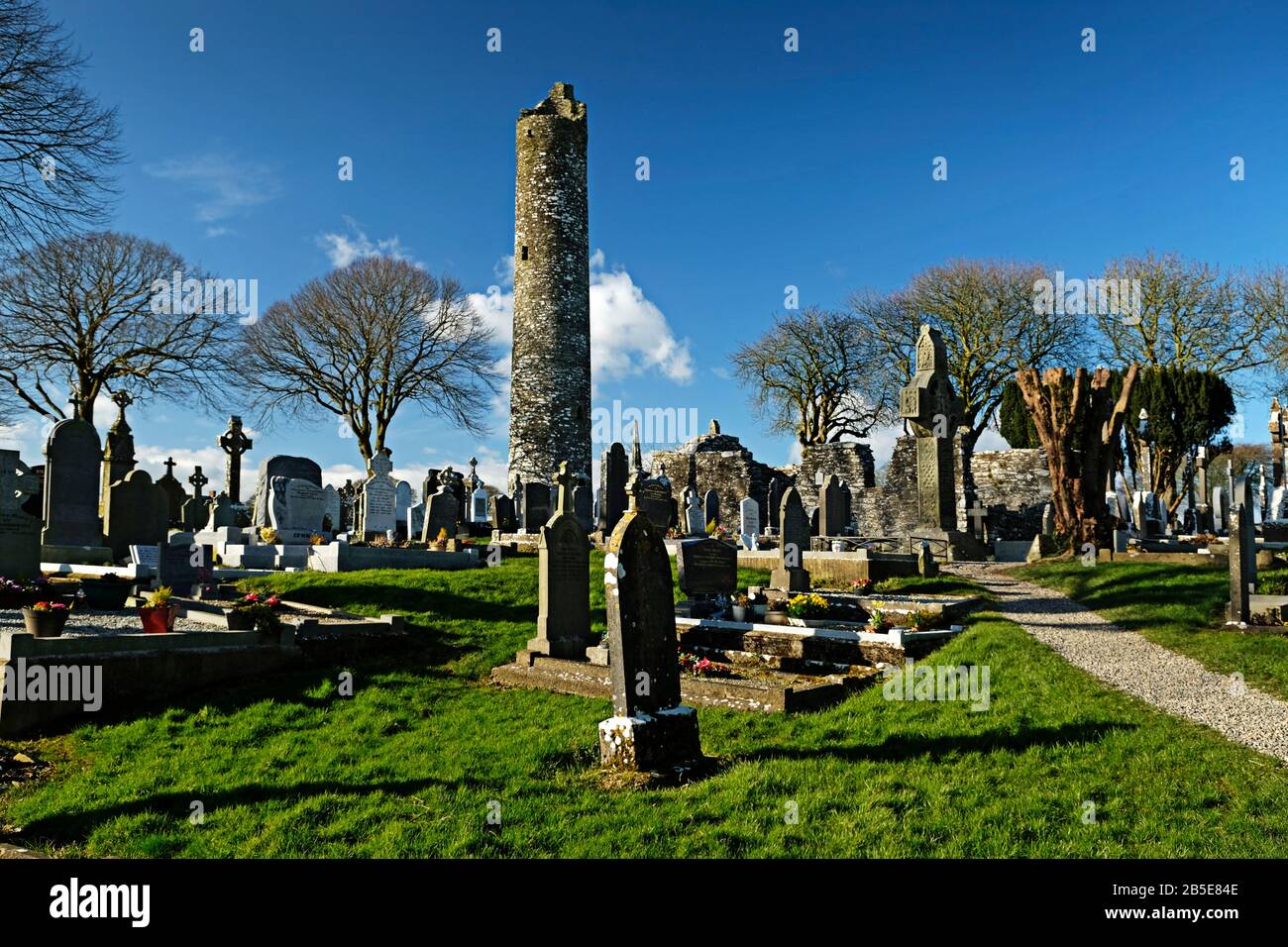 Old Abbey E Round Tower, E Croci Celtiche A Monasterboice, County Louth, Irlanda Foto Stock