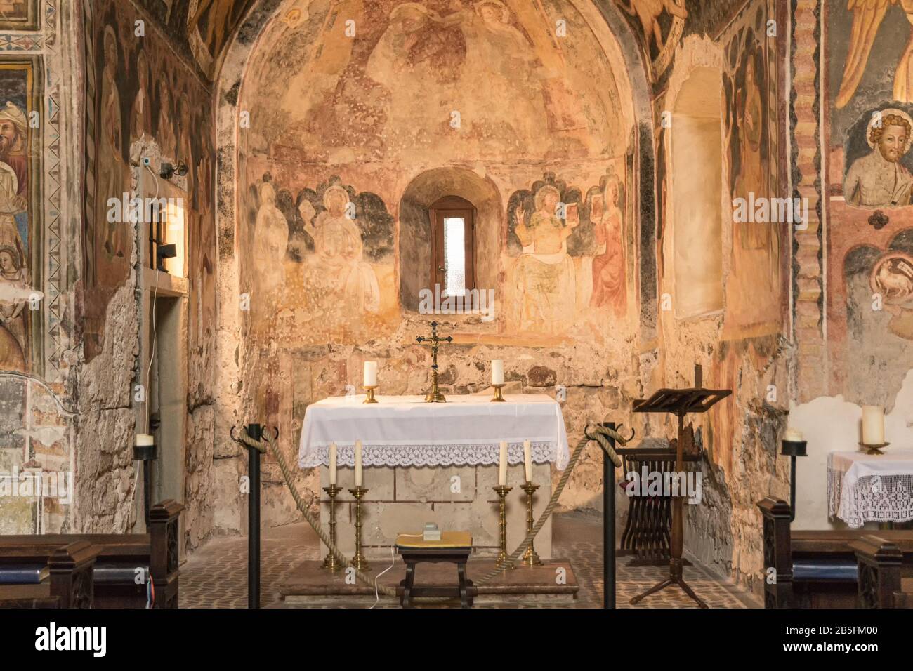 Antica chiesetta di San Giovanni nel centro storico di bolzano in Alto Adige, Trentino Alto Adige, Italia settentrionale - 9 novembre 2019 Foto Stock