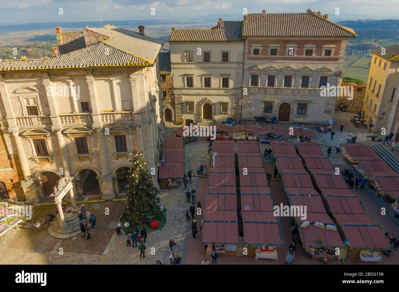 Piazza Montepulciano vista dall'alto con i mercatini di Natale Foto Stock