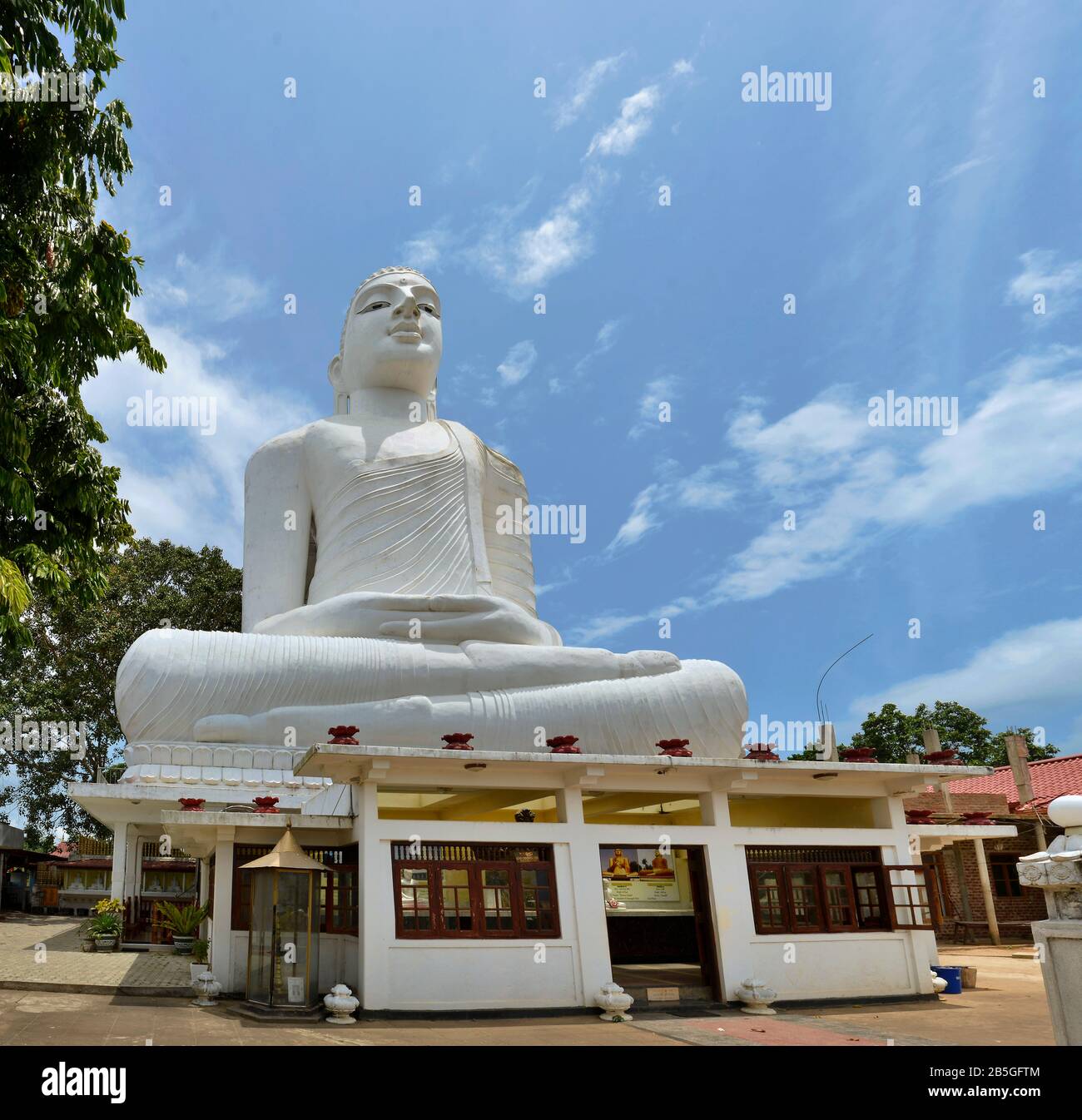 Vihara Bahiravokanda statua del Buddha, Kandy, Sri Lanka Foto Stock