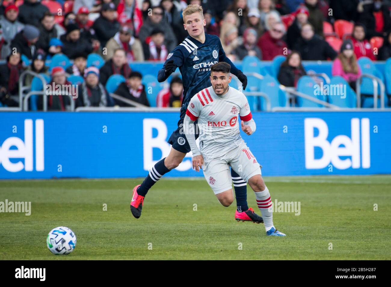 7 marzo 2020, Toronto, Ontario, Canada: Alejandro Pozuelo (10) e Keaton Parks (55) in azione durante il gioco MLS tra Toronto FC e New York Ciity FC. Toronto Ha Vinto 1-0 (Credit Image: © Angel Marchini/Zuma Wire) Foto Stock