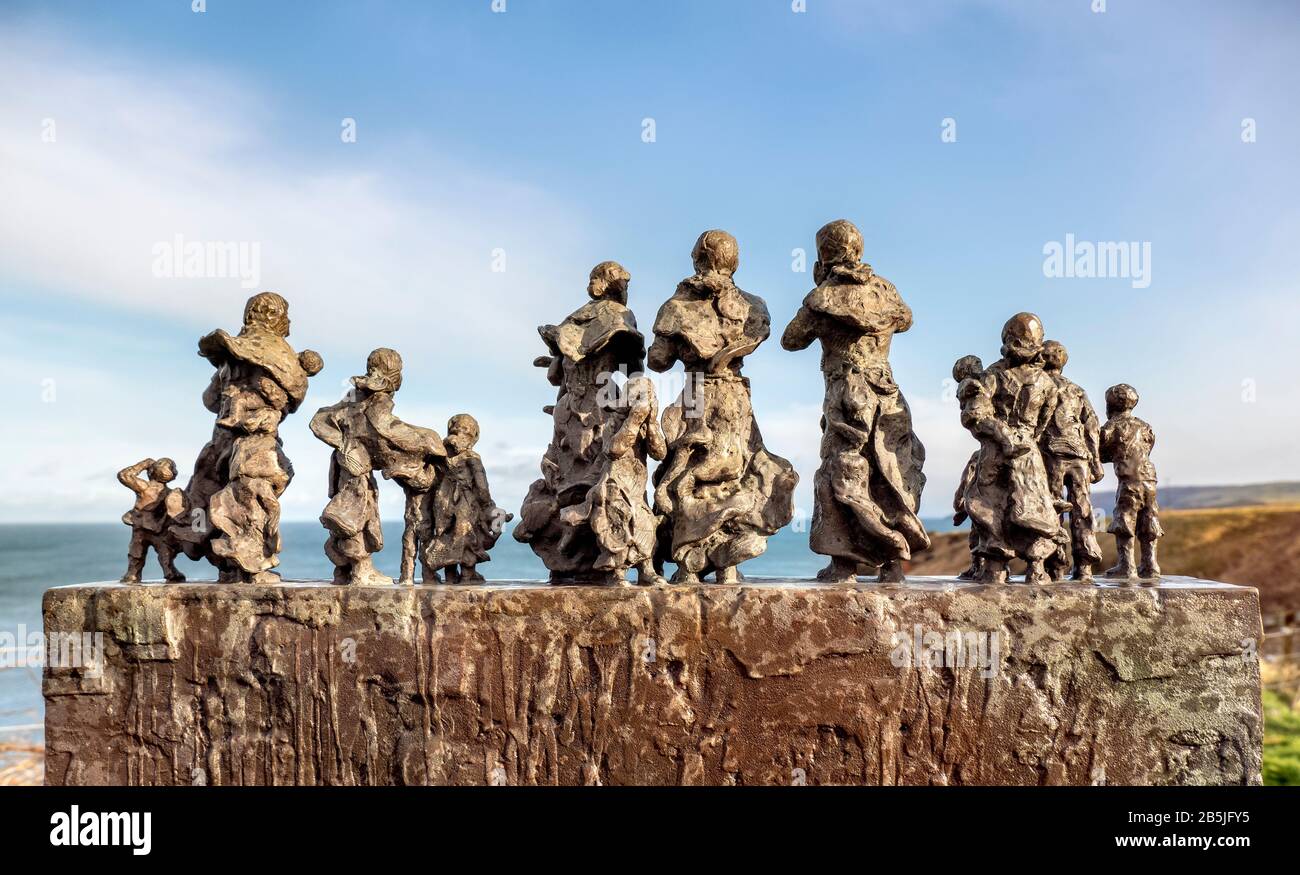 Eyemouth Disaster Memorial, Cove, Scottish Borders, Scozia, Regno Unito. Foto Stock