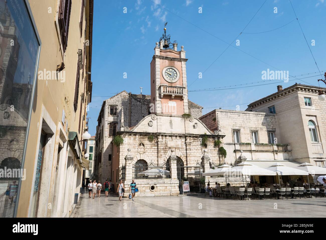 Guardia Casa o City Sentinel (Gradska Straza), torre dell'orologio nel centro storico di Zara, Croazia. Foto Stock