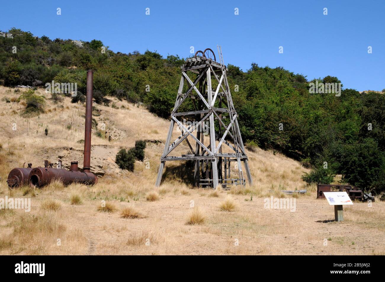 Il fungo si dirige presso la vecchia miniera Golden Progress a Idaburn, nel centro di Otago, sulla New Zealands South Island. Il sito è gestito e curato da DOC. Foto Stock