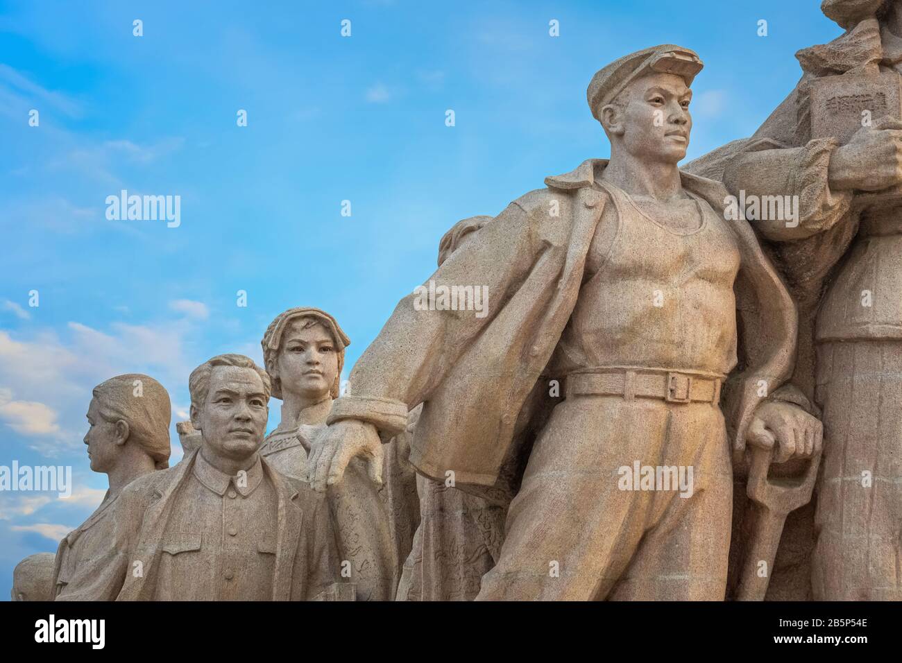 Pechino, Cina - 17 gennaio 2020: Monumento di persone alla Sala commemorativa del Presidente Mao, l'ultimo luogo di riposo di Mao Zedong, presidente del comunista Foto Stock