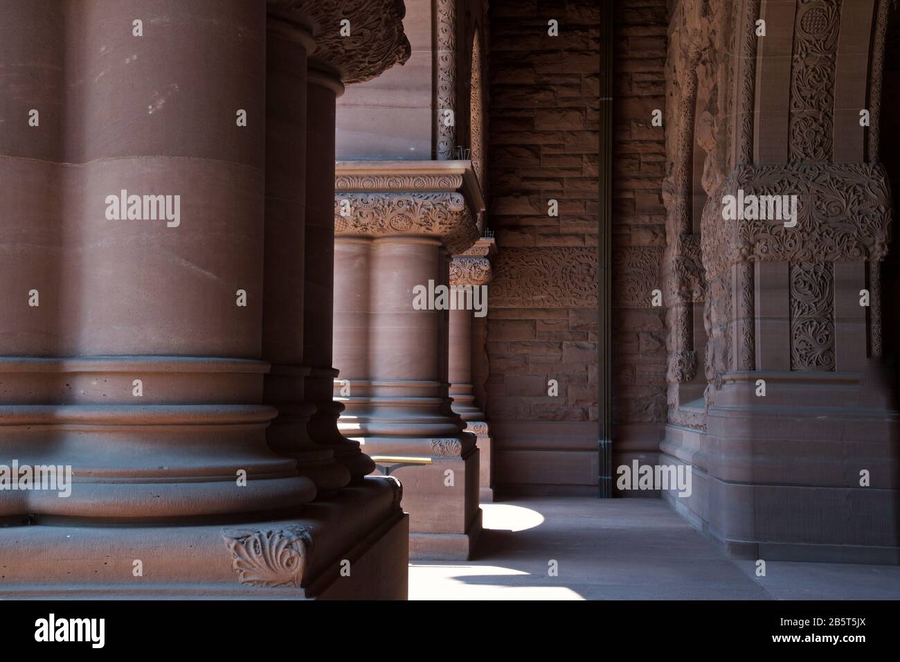 Edificio in stile gotico - archi in pietra Foto Stock