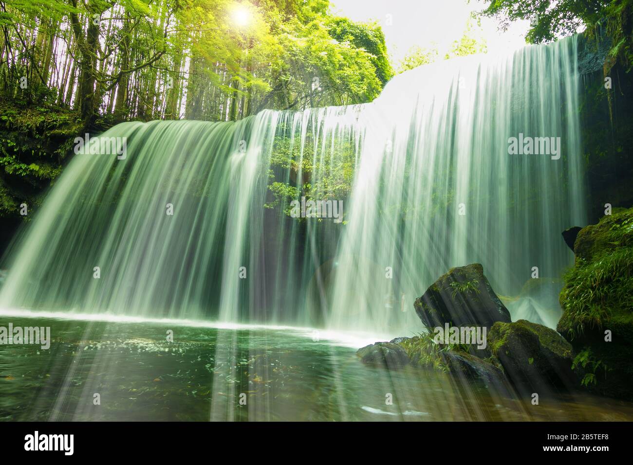 Cascata nella Prefettura di Kumamoto, famosa per gli spot televisivi giapponesi Foto Stock