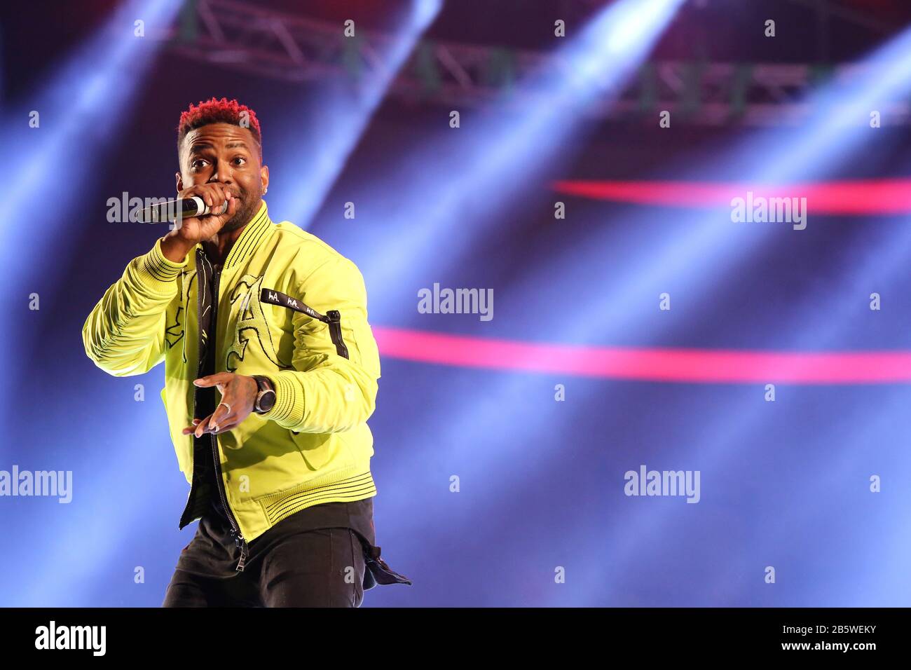 Port OF SPAIN, TRINIDAD - FEB 17: Giamaicano dancehall registrazione artista Konshens si esibisce alla finale Machel Lunedi concerto ‘The Wedding’ durante Carniv Foto Stock