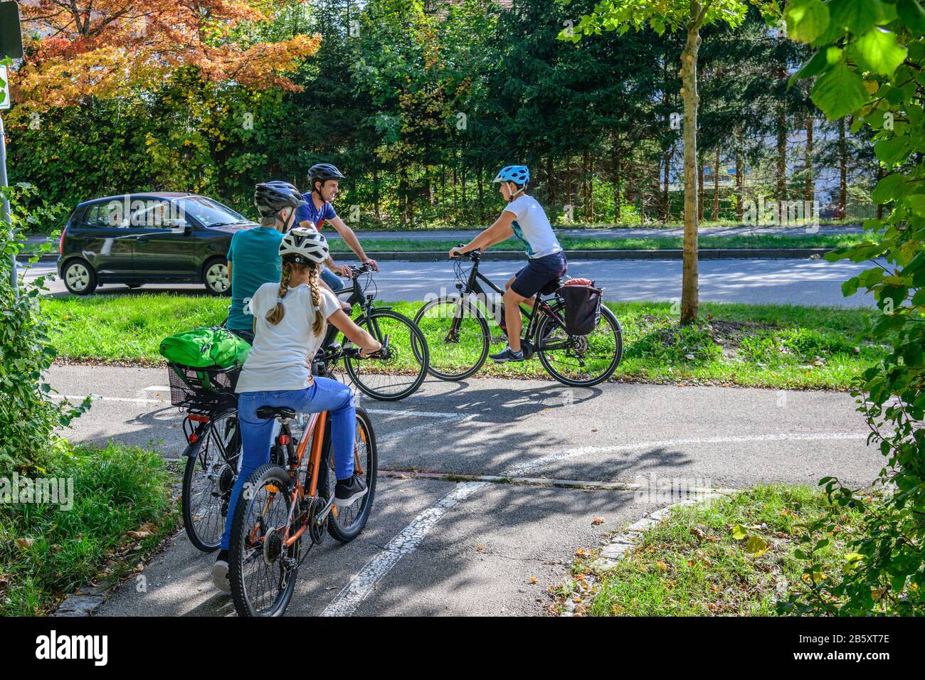 Ciclisti sulla strada in bicicletta Foto Stock