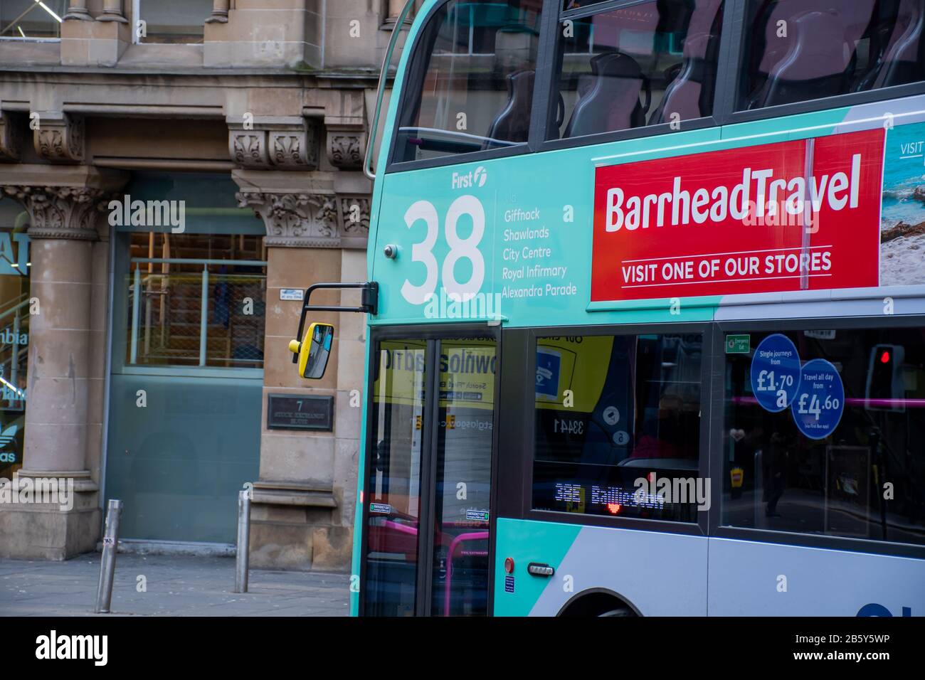 L'autobus numero 38E nel centro di Glasgow Foto Stock